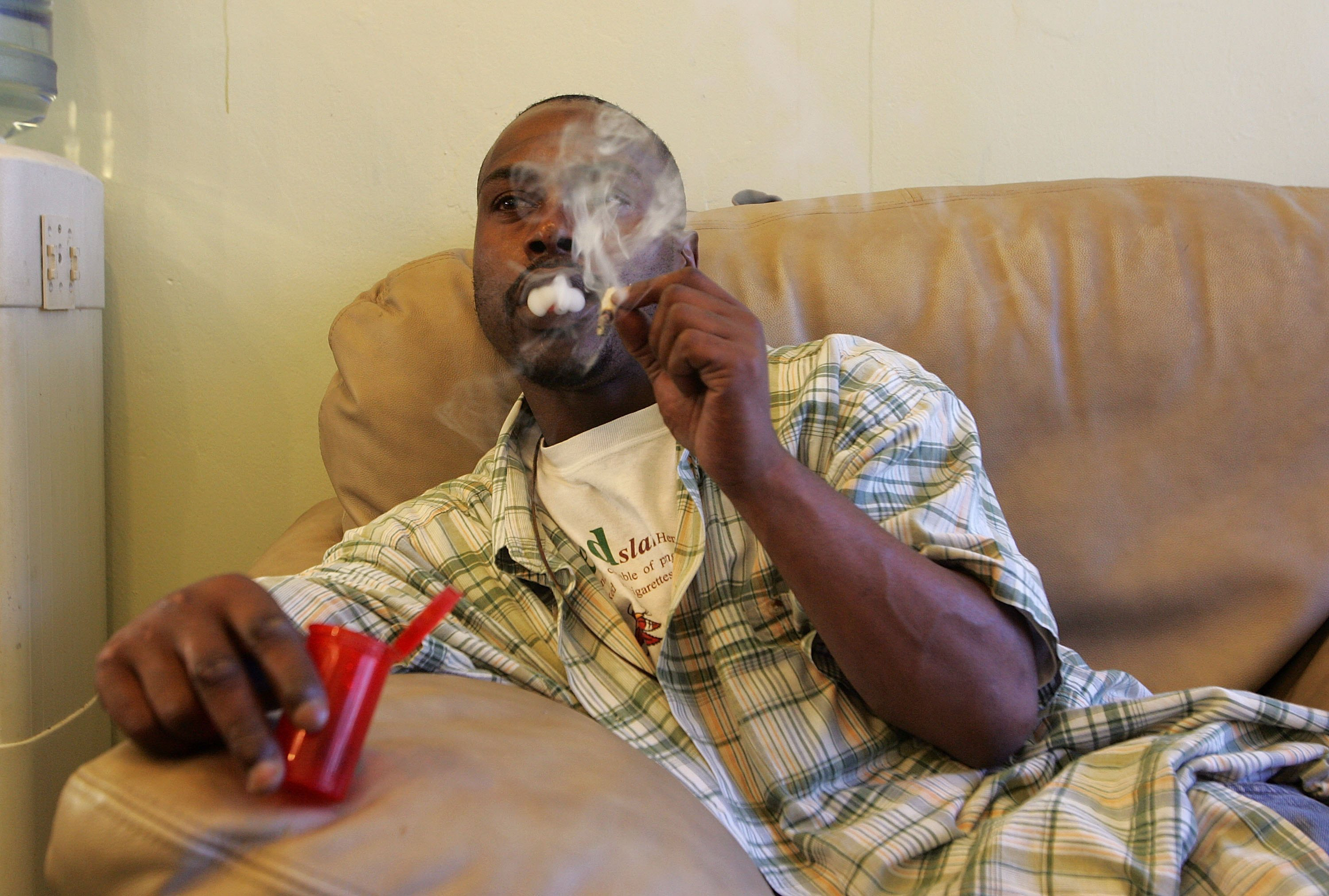 Marijuana and HIV study 1 of 2 Research explains how marijuana reduces mental decline in HIV patients